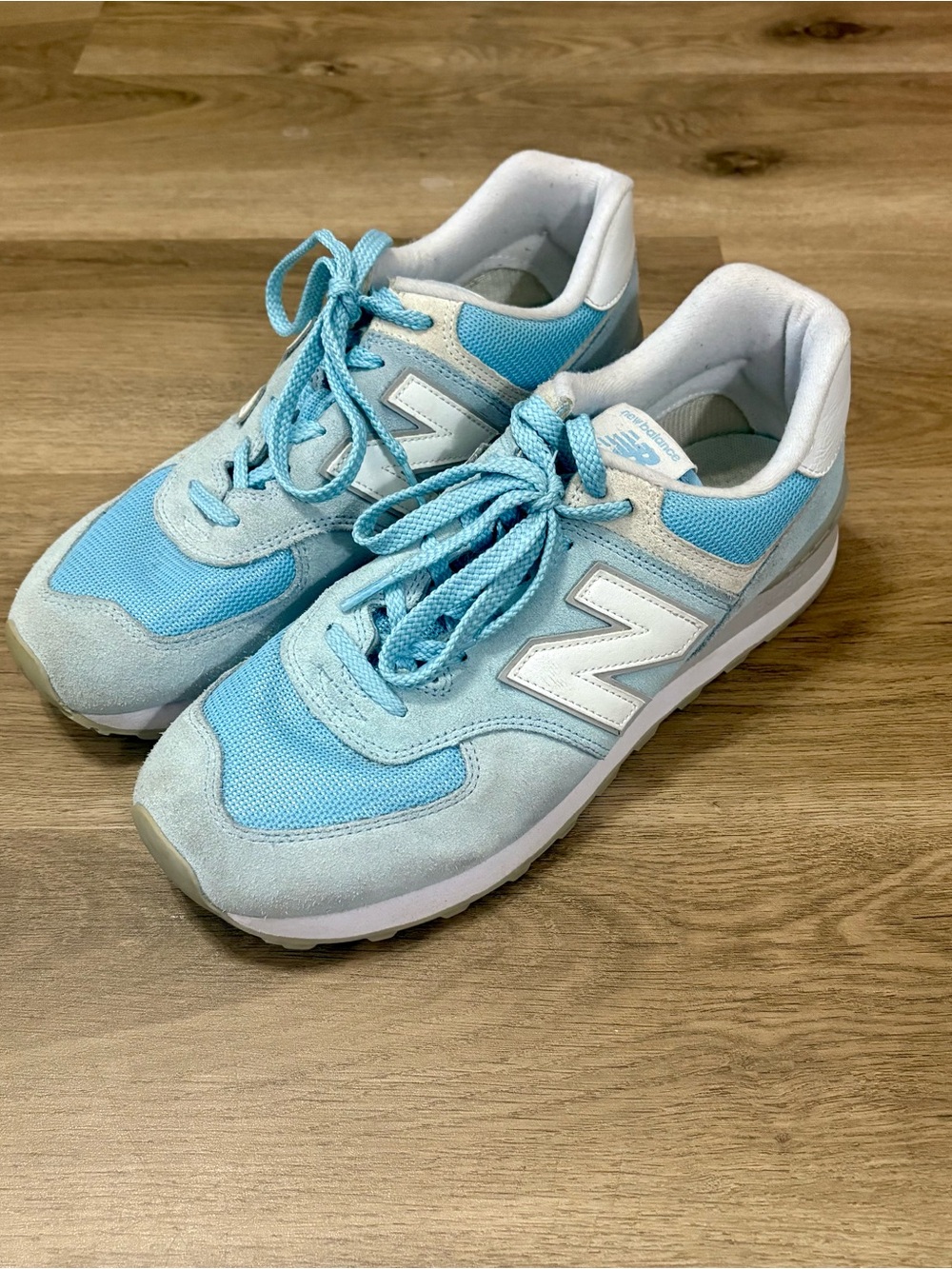 New Balance 574 Women's Sky Blue Retro Runner Sneakers